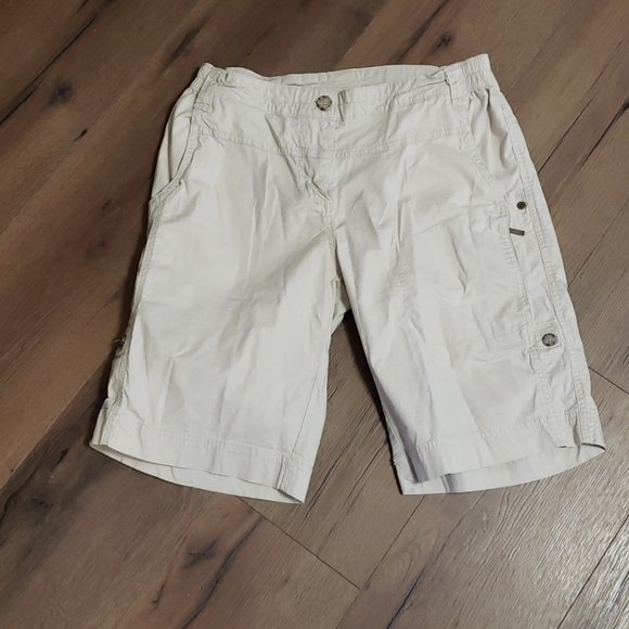 👖WOOLRICH PETITE CARGO SHORTS👖 - Picture 1 of 8